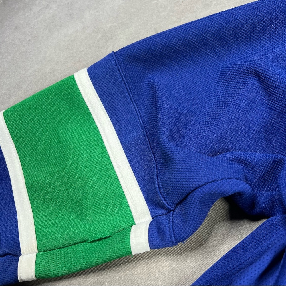 Reebok Blue and Green Vancouver Canucks Hockey Jersey NHL - Picture 5 of 6